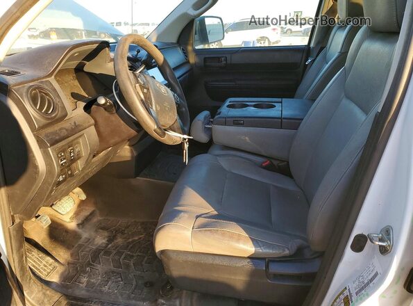 5TFRM5F16KX135566 2019 TOYOTA LE White Widok wnętrza z przodu