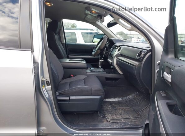 5TFRM5F19GX107655 2016 TOYOTA TUNDRA Silver წინა სალონის ხედი