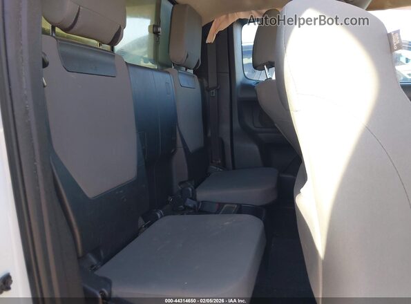 5TFRX5GNXGX059706 2016 TOYOTA TACOMA White 