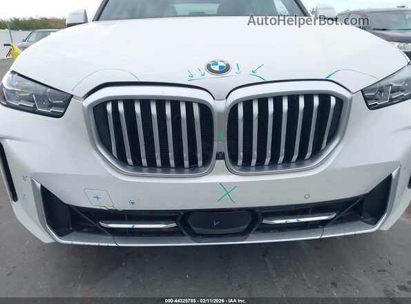 5UX13EU06R9V10220 2024 BMW X5 Белый Вид спереди