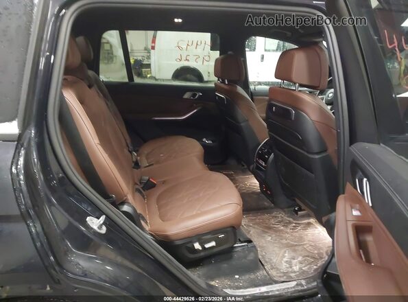 5UX23EM01R9U59407 2024 BMW X7 Black 