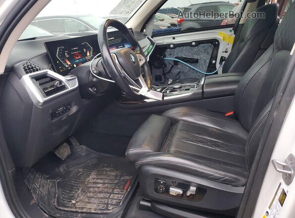 5UX23EM03P9R65107 2023 BMW X7 White 