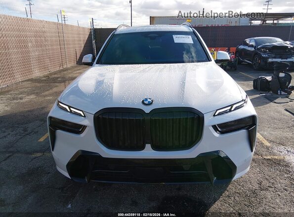 5UX23EM04R9S46158 2024 BMW X7 White Widok zestawu wskaźników