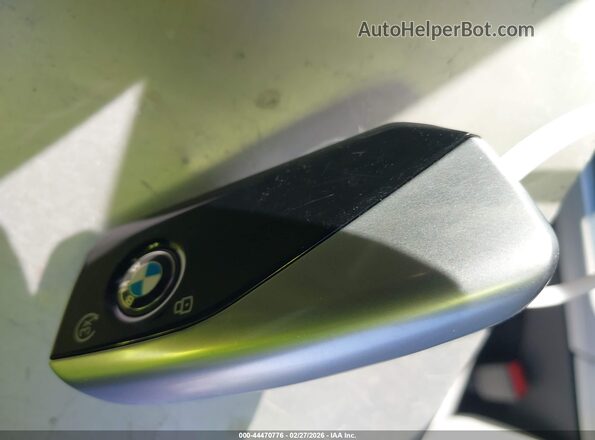5UX23EM05S9X64950 2025 BMW X7 Gray Вид панелі приладів
