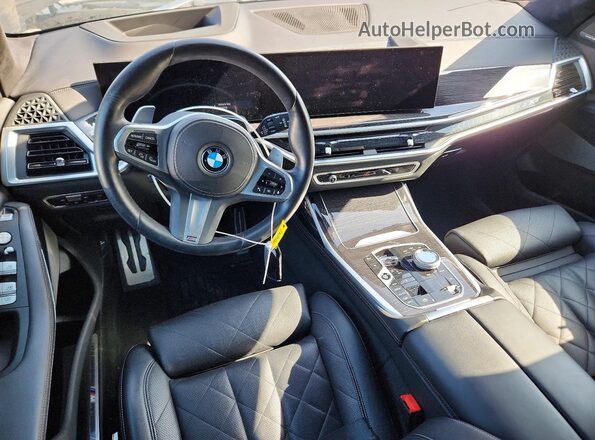 5UX23EM06P9R57826 2023 BMW X7 Black წინა პანელის ხედი