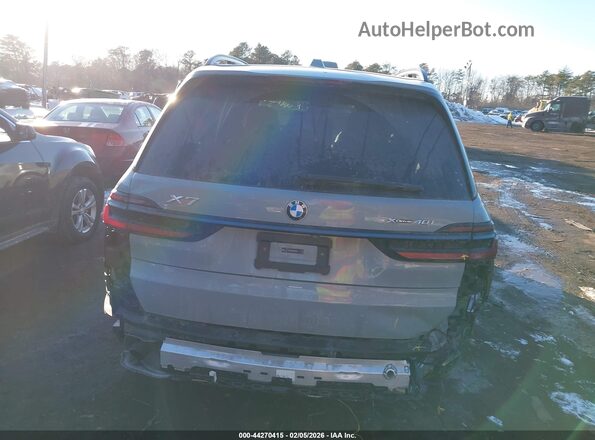 5UX23EM06R9U30565 2024 BMW X7 Gray 