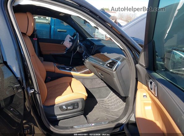 5UX23EM0XT9024585 2026 BMW X7 Black Вид салону спереду