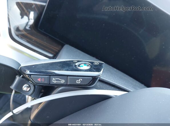 5UX23EM0XT9024585 2026 BMW X7 Black Вид панелі приладів