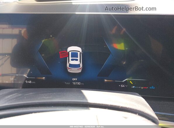 5UX23EM0XT9053505 2026 BMW X7 White Вид задніх сидінь