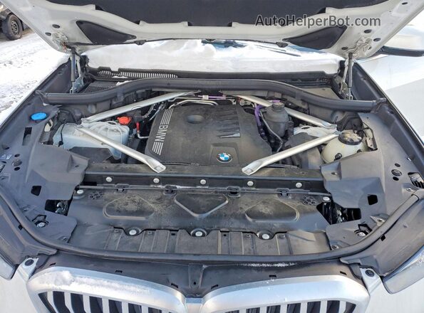 5UX23EU03R9T44114 2024 BMW X5 White Widok komory silnika
