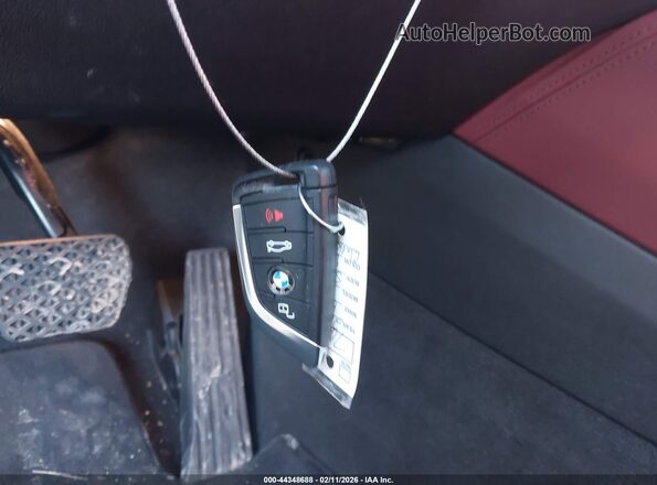 5UX2V1C04M9H09934 2021 BMW X4 Black Առջևի վահանակի տեսք