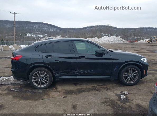 5UX2V1C09M9H16880 2021 BMW X4 Black Вид задньої частини салону