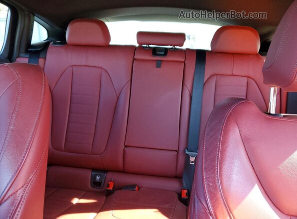 5UX2V5C08M9F12594 2021 BMW X4 Black Rear seats view