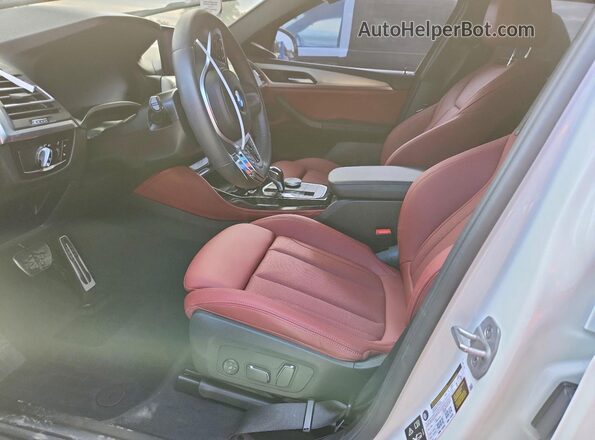 5UX33DT07S9Z66334 2025 BMW X4 White Front interior view