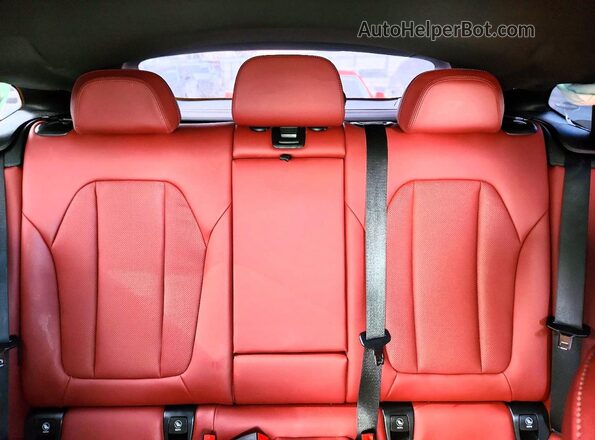 5UX33DT07S9Z66334 2025 BMW X4 White Rear seats view