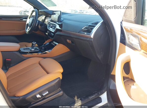 5UX33DT08N9K86186 2022 BMW X4 White წინა სალონის ხედი