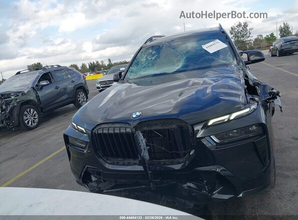 5UX33EM01S9Y10746 2025 BMW X7 Black Widok z przodu