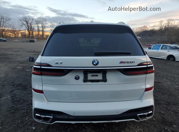 5UX33EM02R9V87434 2024 BMW X7 White 