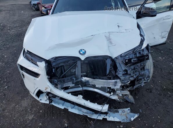 5UX33EM02R9V87434 2024 BMW X7 White 