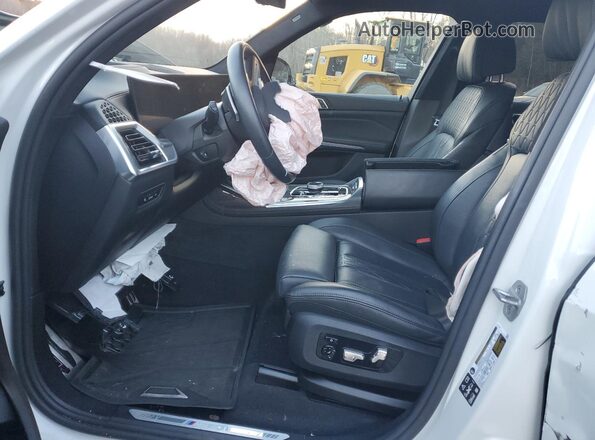 5UX33EM02R9V87434 2024 BMW X7 White 