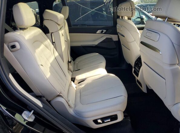 5UX33EM05S9Y12418 2025 BMW X7 Black Սալոնի հետևի տեսք