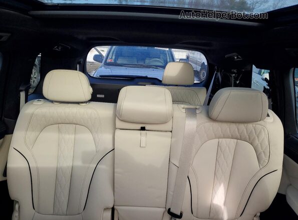 5UX33EM05S9Y12418 2025 BMW X7 Black Հետևի նստատեղերի տեսք