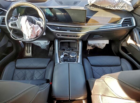 5UX33EX01R9V05379 2024 BMW X6 Black Vista del salpicadero