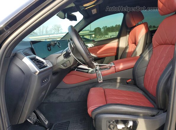 5UX33EX06R9S66847 2024 BMW X6 Black Вид салону спереду