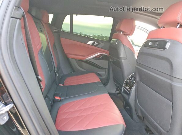 5UX33EX06R9S66847 2024 BMW X6 Black Вид задньої частини салону