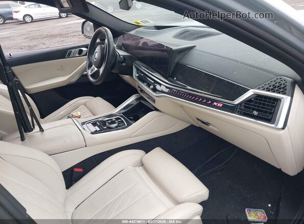 5UX33EX06S9X72426 2025 BMW X6 Gray წინა სალონის ხედი