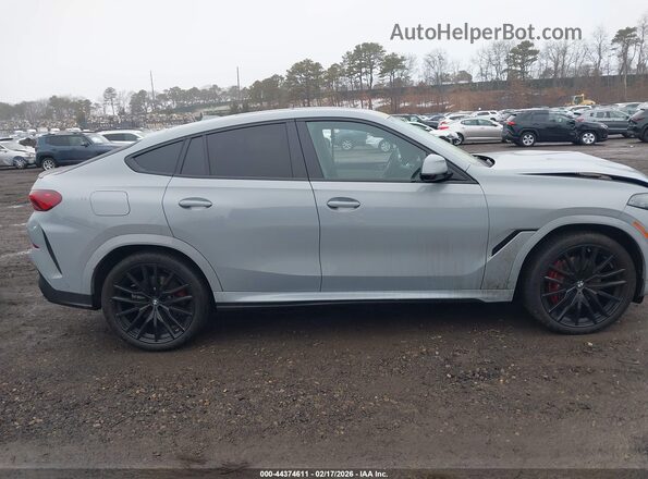 5UX33EX06S9X72426 2025 BMW X6 Gray უკანა სალონის ხედი