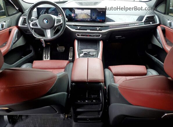 5UX33EX08R9U79072 2024 BMW X6 Black Vista del salpicadero