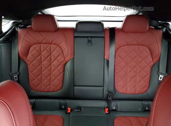 5UX33EX08R9U79072 2024 BMW X6 Black Vista de los asientos traseros
