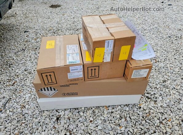 5UX33EX08R9U79072 2024 BMW X6 Black Vista de la etiqueta del VIN