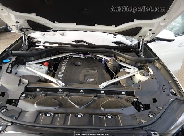 5UX33EX09T9161226 2026 BMW X6 White Rear view