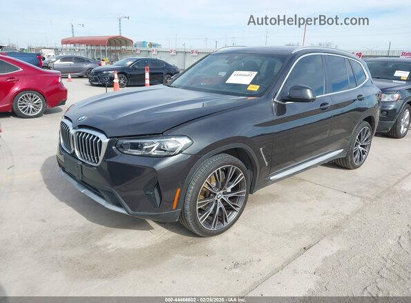 5UX43DP00R9X27054 2024 BMW X3 Gray Front left
