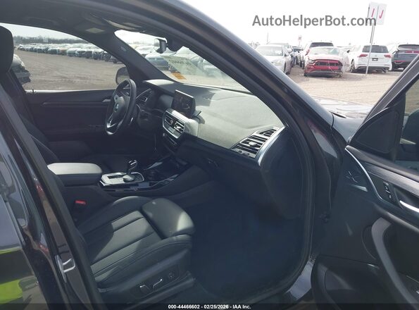 5UX43DP00R9X27054 2024 BMW X3 Gray Front interior view