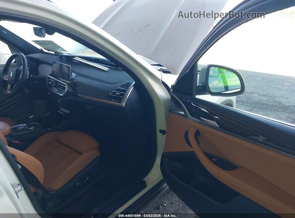 5UX43DP05R9W67207 2024 BMW X3 White Widok wnętrza z przodu