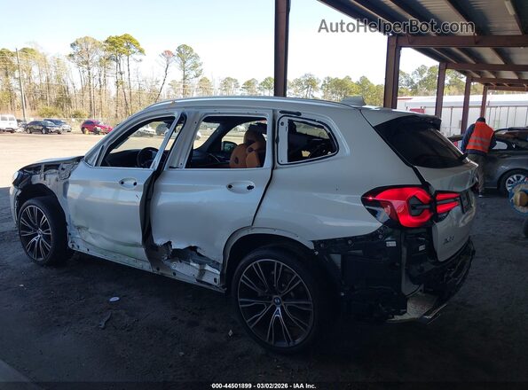 5UX43DP05R9W67207 2024 BMW X3 White Widok wnętrza 360 stopni