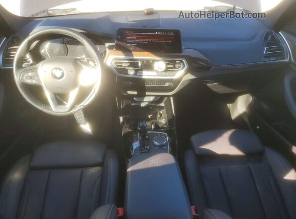 5UX43DP06N9L91002 2022 BMW X3 Gray Widok deski rozdzielczej