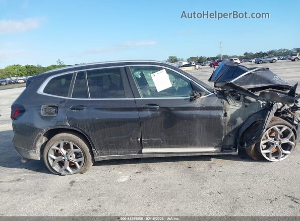 5UX43DP06R9U24697 2024 BMW X3 Black Սալոնի հետևի տեսք