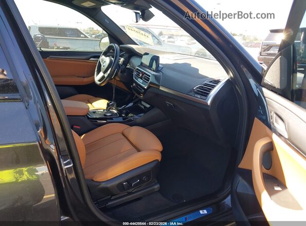 5UX43DP09R9W79358 2024 BMW X3 Black Вид салону спереду