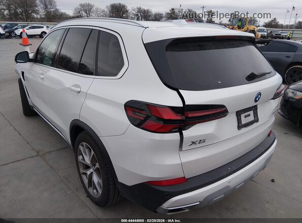 5UX43EU00R9V07343 2024 BMW X5 White Rear left