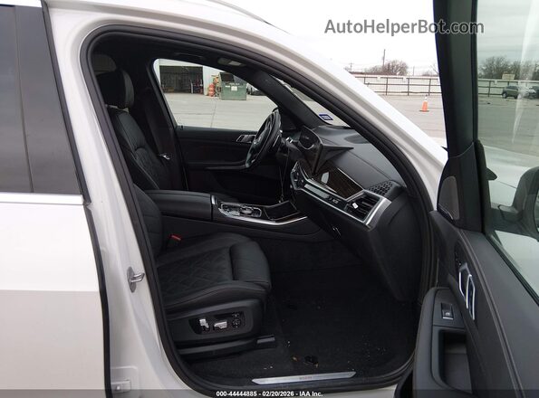 5UX43EU00R9V07343 2024 BMW X5 White Front interior view