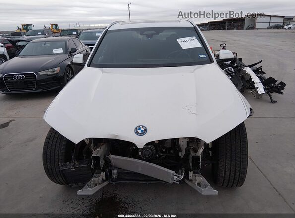 5UX43EU00R9V07343 2024 BMW X5 White Rear interior view
