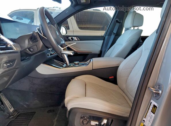 5UX43EU07S9Z93428 2025 BMW X5 Gray წინა სალონის ხედი