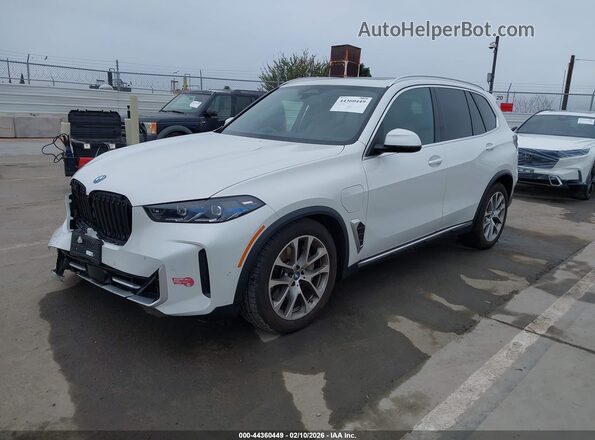 5UX43EU08S9X32020 2025 BMW X5 White Առջևի ձախ երեք քառորդ տեսարան