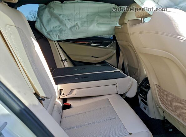 5UX53DP01N9K32067 2022 BMW X3 White უკანა სალონის ხედი