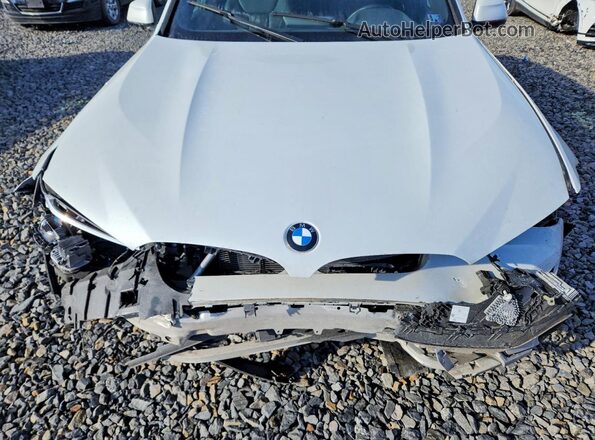 5UX53DP01R9V27899 2024 BMW X3 White Vista del compartimento del motor