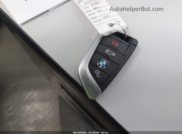 5UX53DP05N9M26195 2022 BMW X3 White Vista del salpicadero